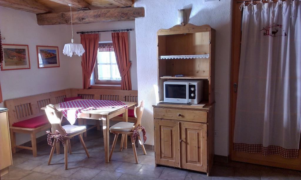 Bed and Breakfast Maso Franceschella Carano  Pokój zdjęcie